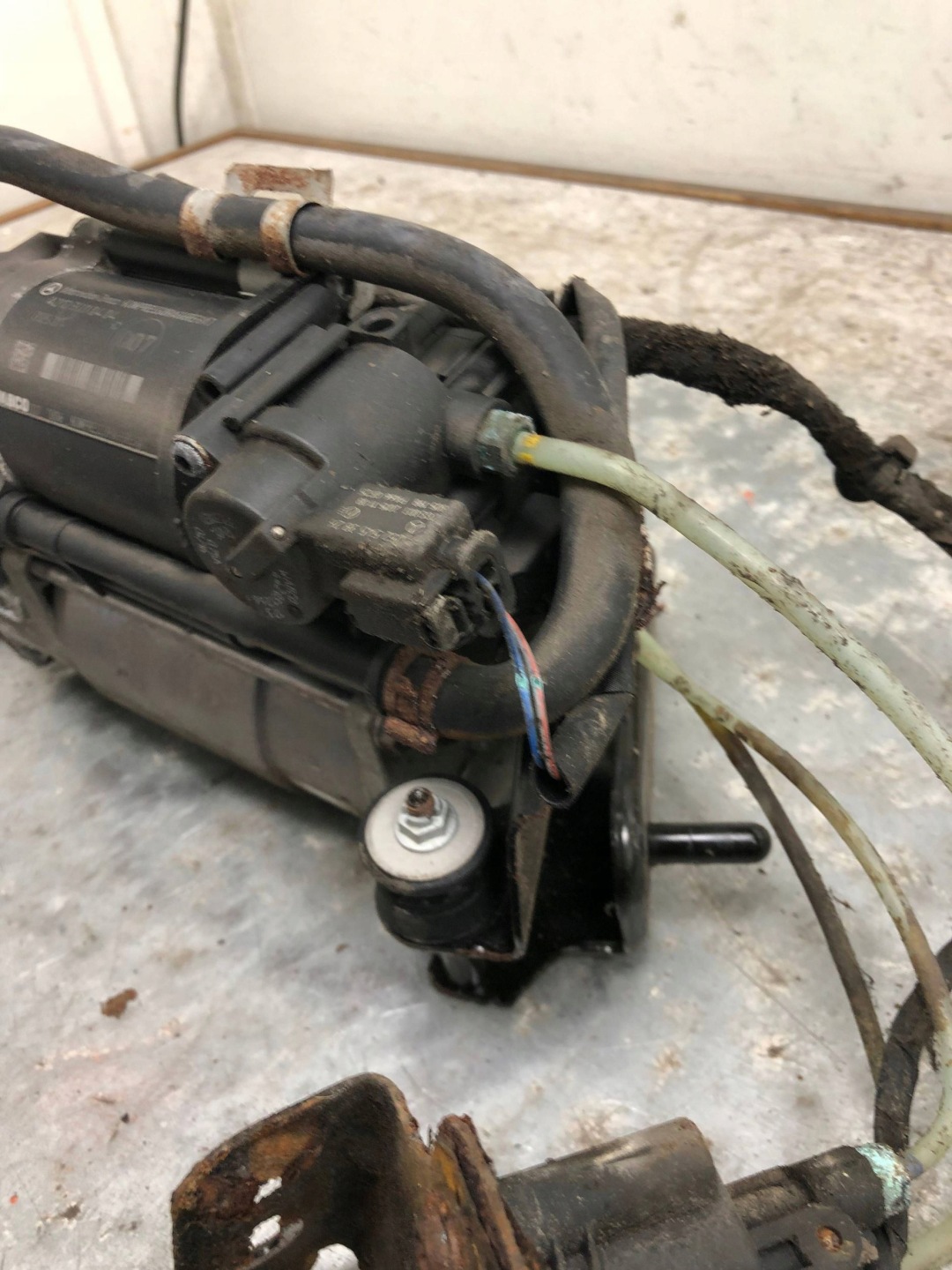 compressor; pump springing MERCEDES W212 KOMBI LIFT A2123200404