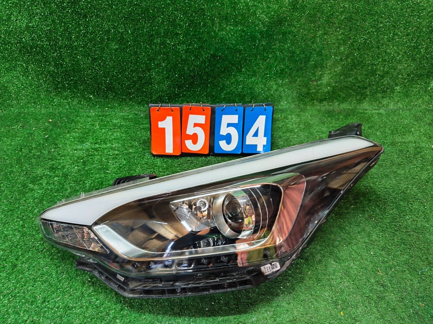 REFLEKTOR left front HYUNDAI I20 15- LED lens NR.R1554