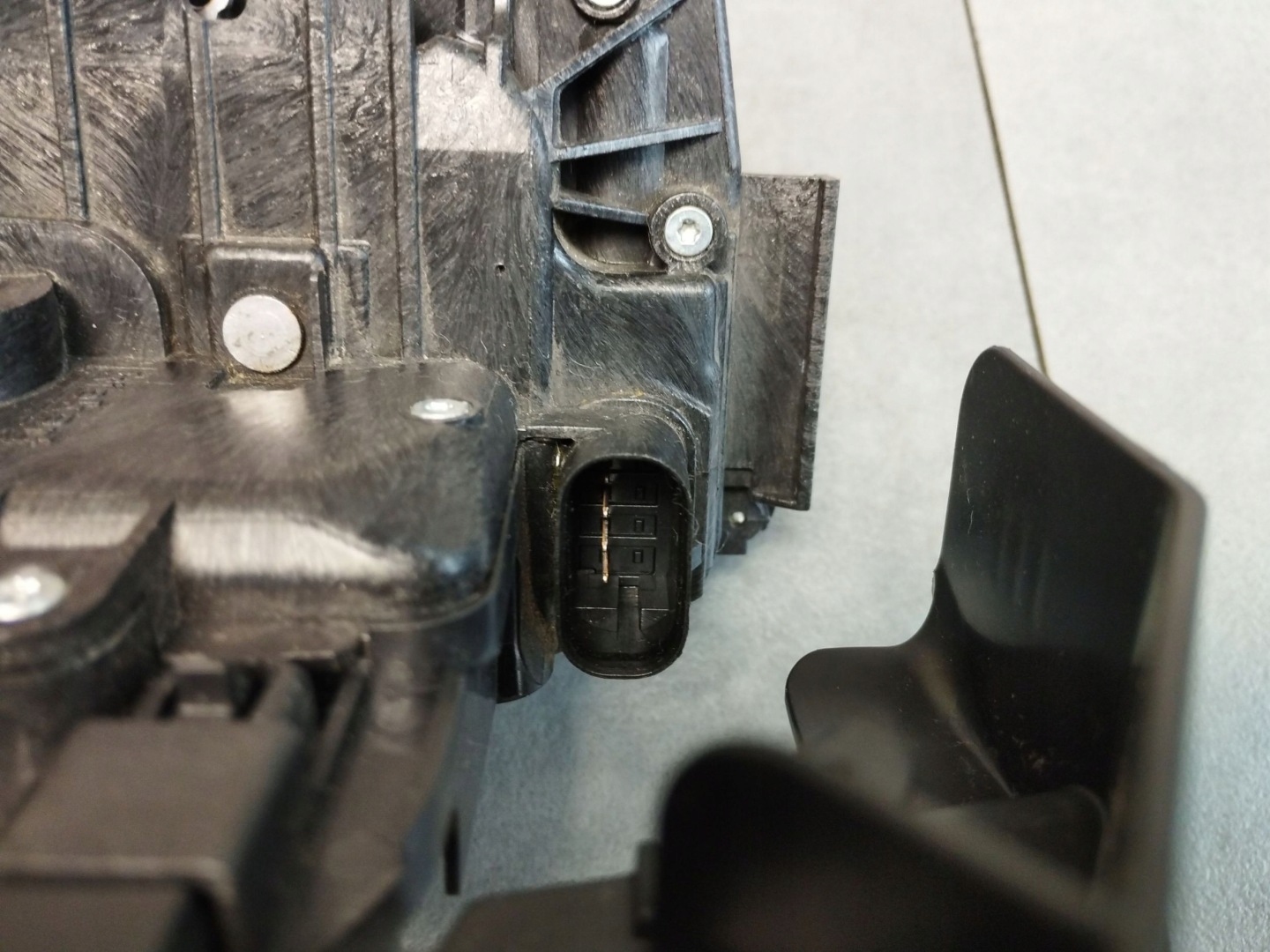Mercedes-Benz E W213 lock right front A2220063999 UK