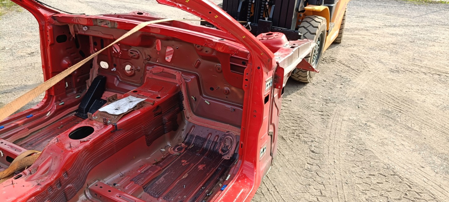quarter quarter placement right right front Ford Mustang 2010-2014