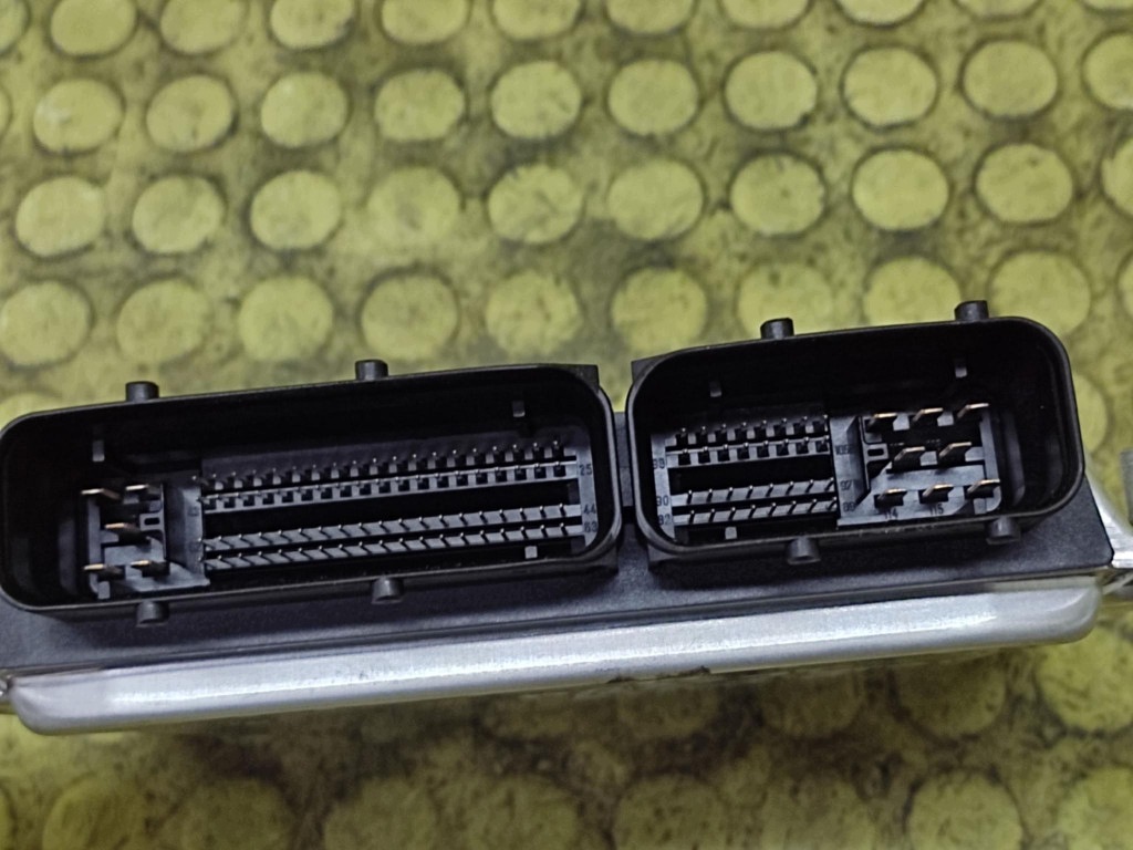 VW PASSAT B5 1.9 TDI control unit of the engine 0281010940