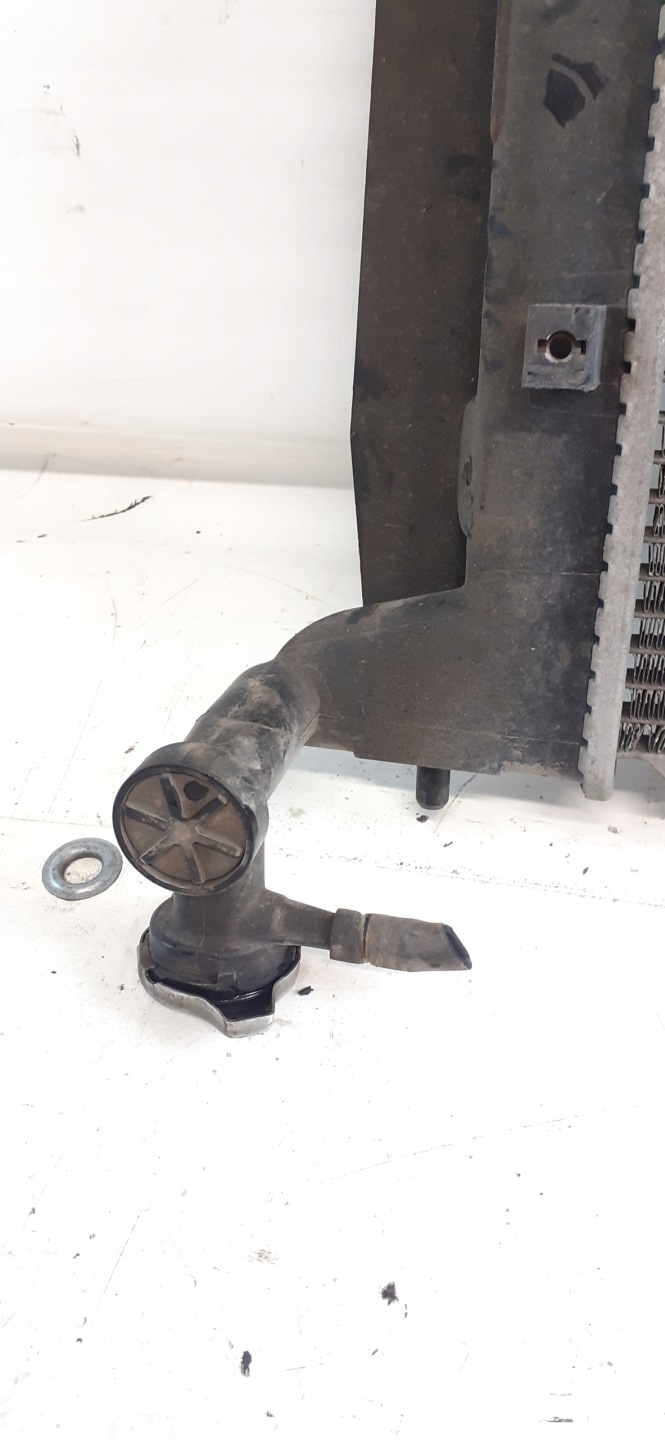 Radiatore / Raffreddatore TOYOTA COROLLA 1.4i 16V