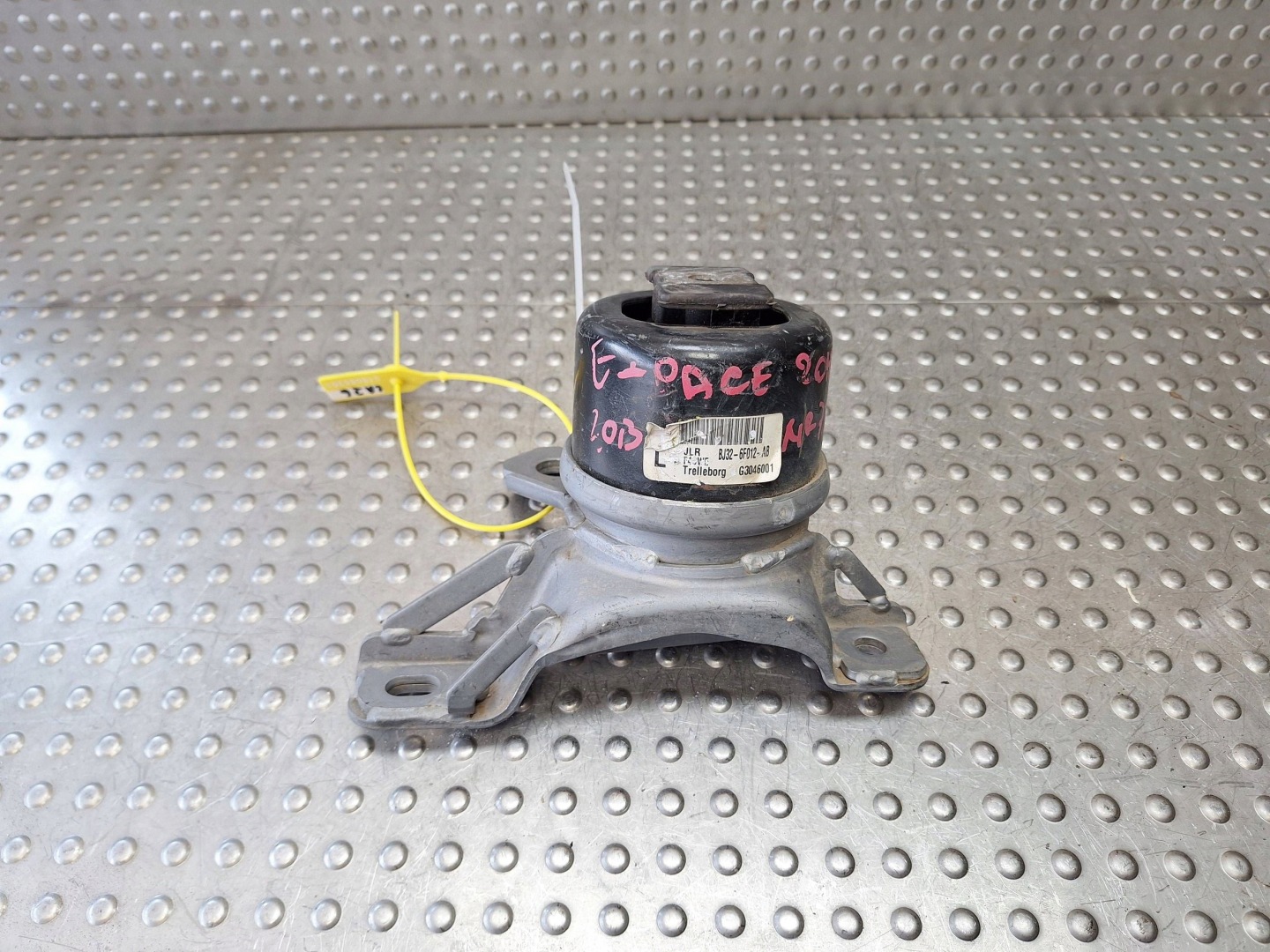 holder engine mount BJ32-6F012-AB JAGUAR E-PACE X540 LIFT