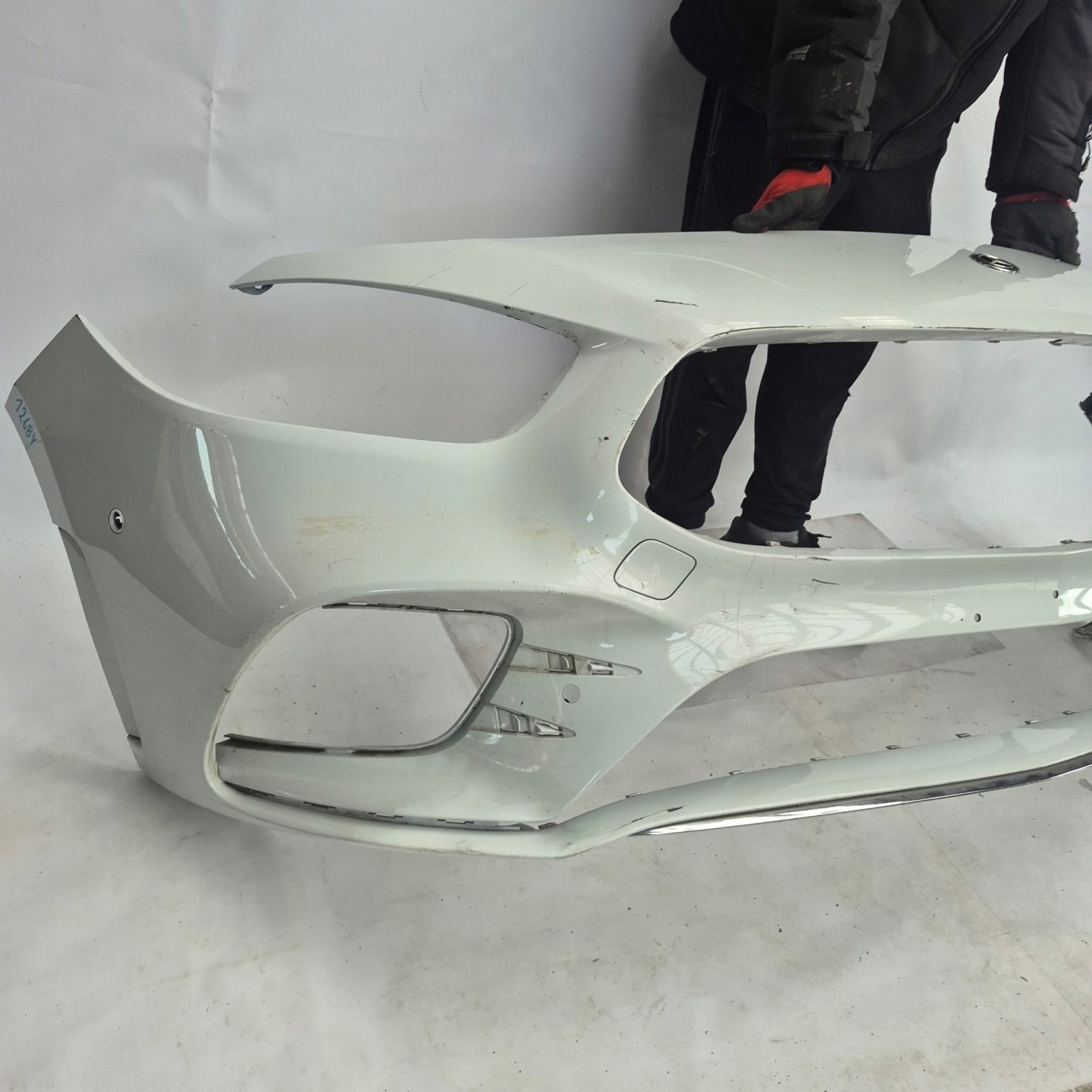 MERCEDES B-KLASA W247 AMG 18- bumper front front PDC