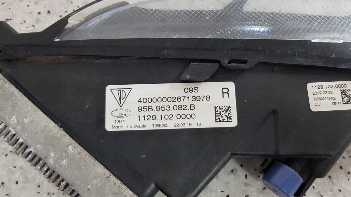 PORSCHE MACAN LIFT RECHTS LED DRL NEBELSCHEINWERFER 9987