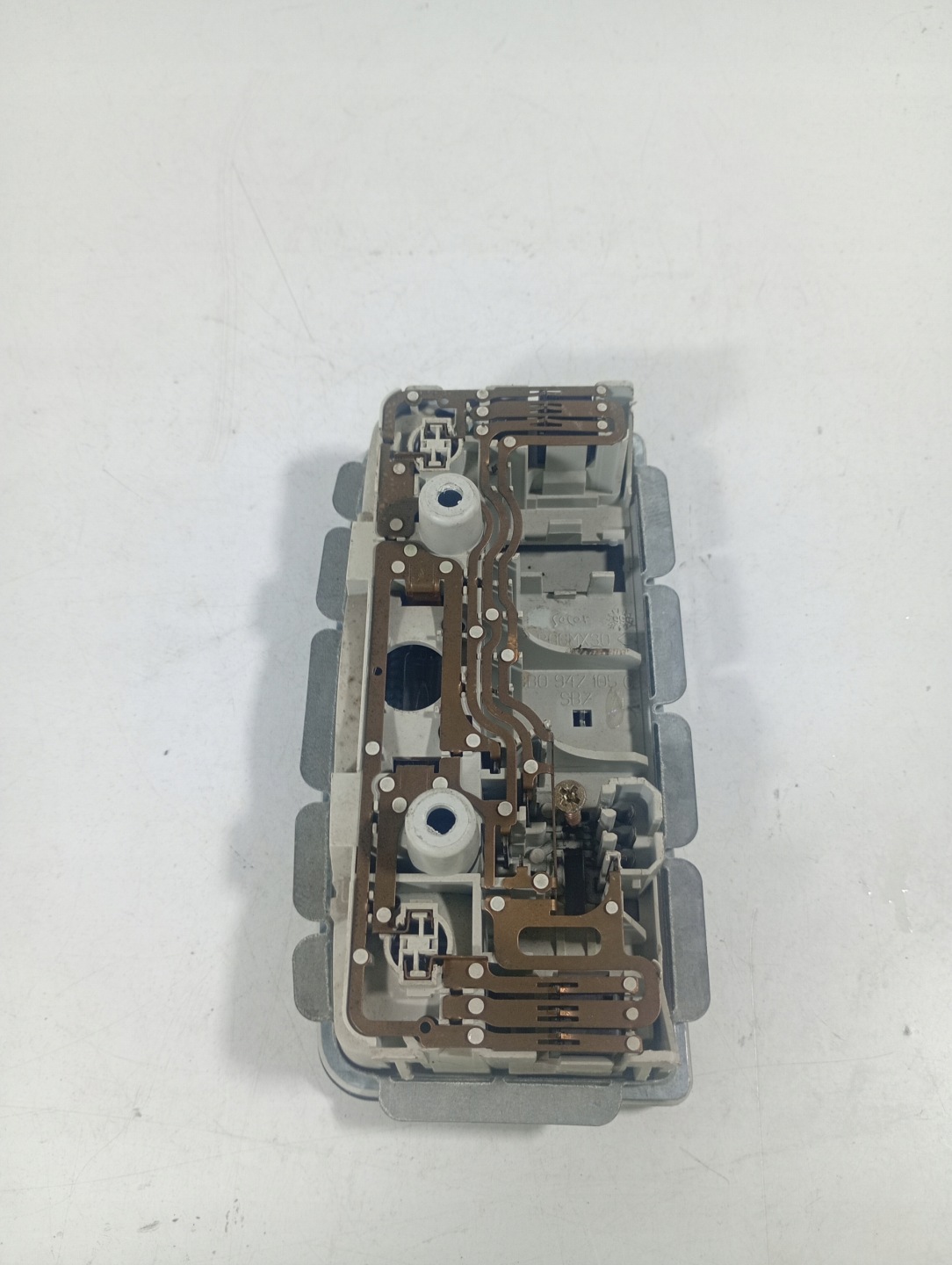 Seat Leon 1 and 99-06 OSWIETLENIE cabs light inner OE 3B0947105