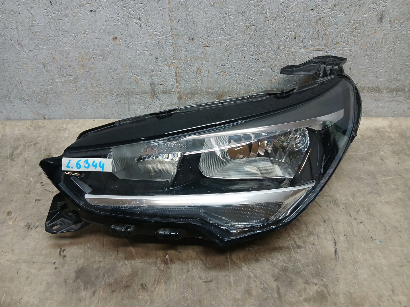 light front left OPEL CORSA F 9829465580