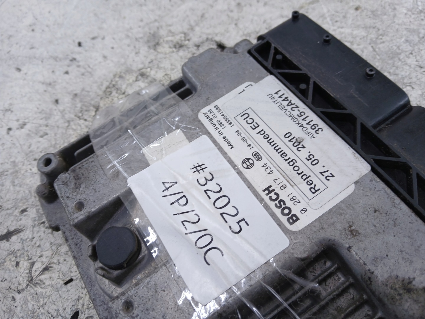 HYUNDAI i30 1.6 CRDI control unit computer of the engine 39115-2A411