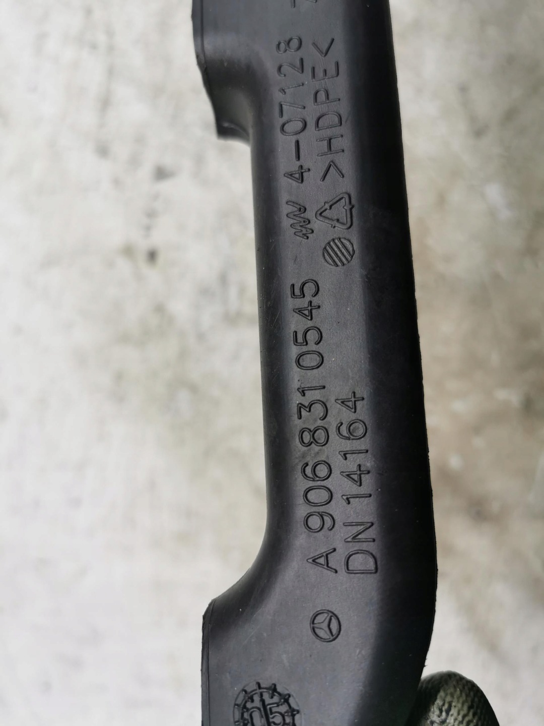drain intake air VW CRAFTER A9068310545 2.5TDI