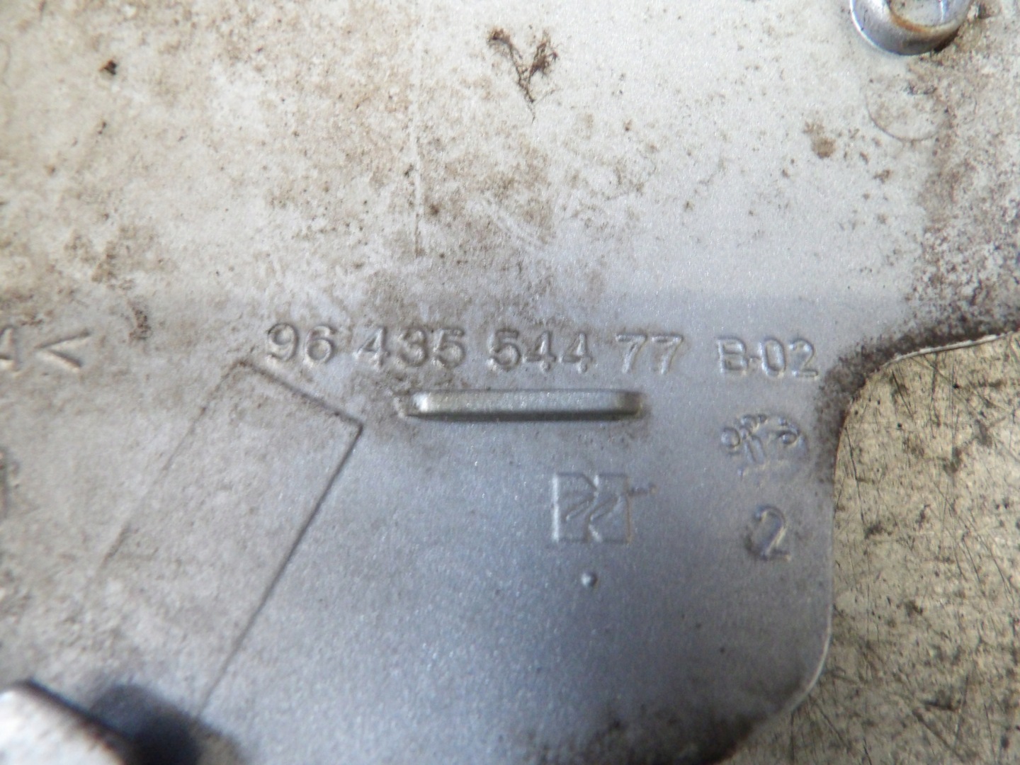 vratašca goriva Peugeot 307 lak. EZR 9643554477