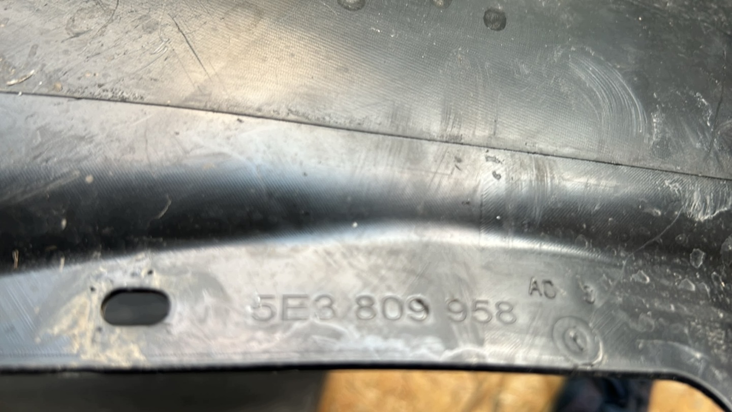 mudguard right right front front SKODA OCTAVIA IV 19