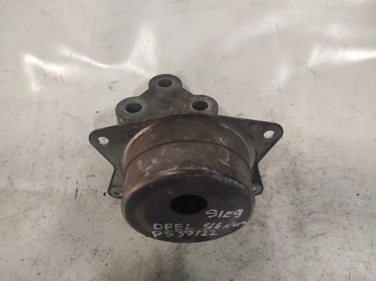 OPEL VECTRA C SIGNUM holder engine mount
