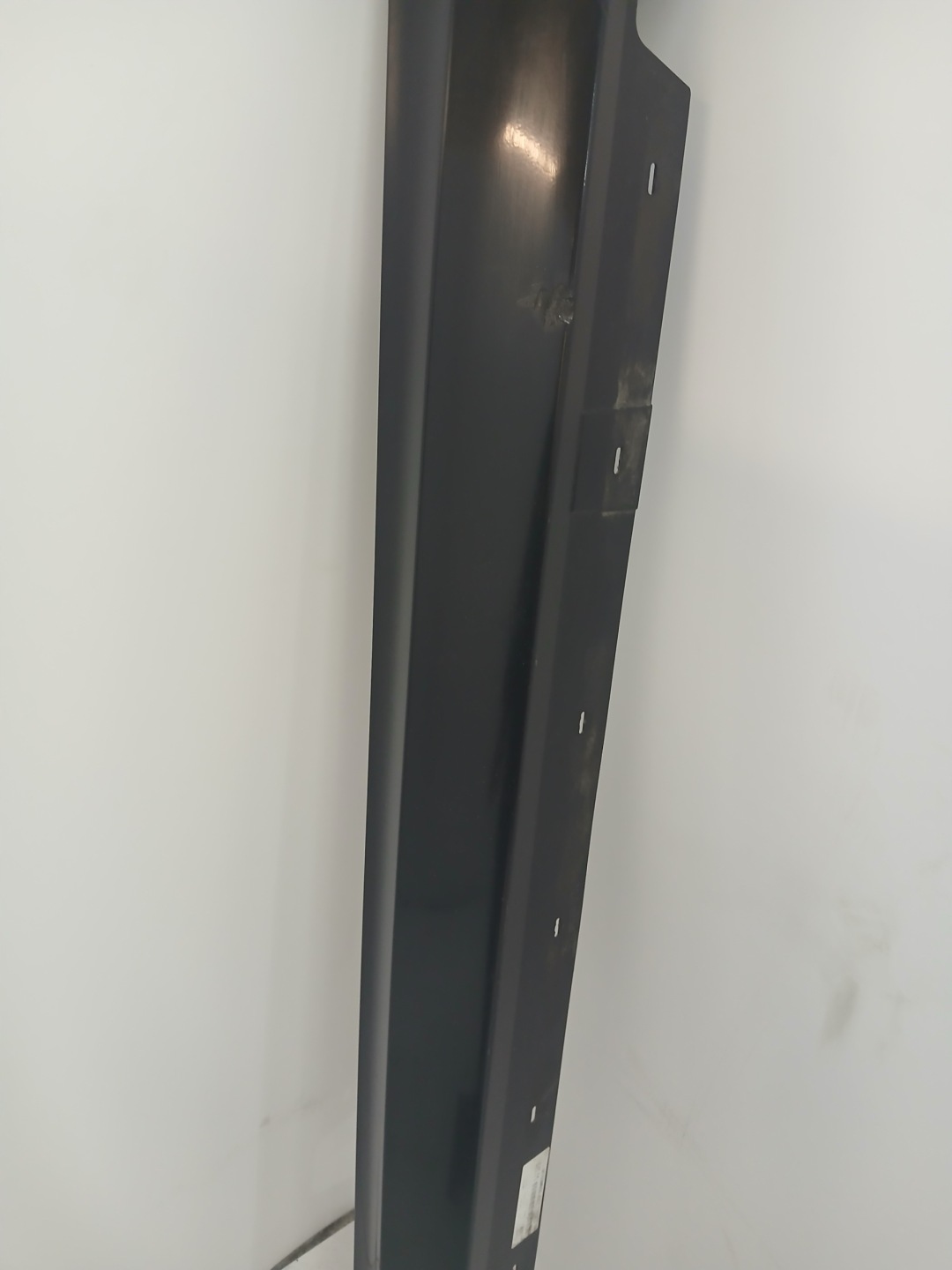 lišta prahová levá BMW E90 E91 LIFT SCHWARZ 2 668/9