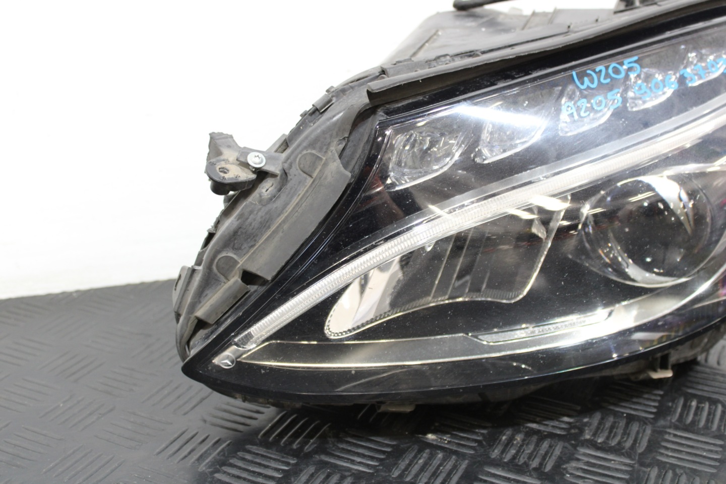 light left front LED A2059063703 MERCEDES C-KLASA W205 SB KOMBI