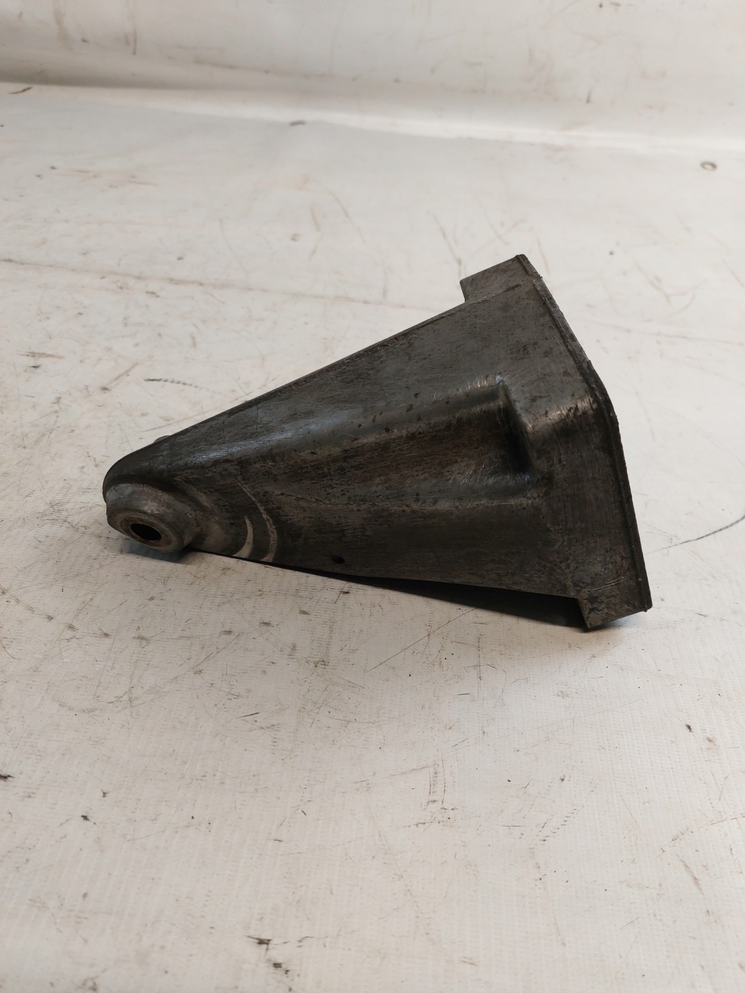 engine mount MERCEDES W211 2.7CDI