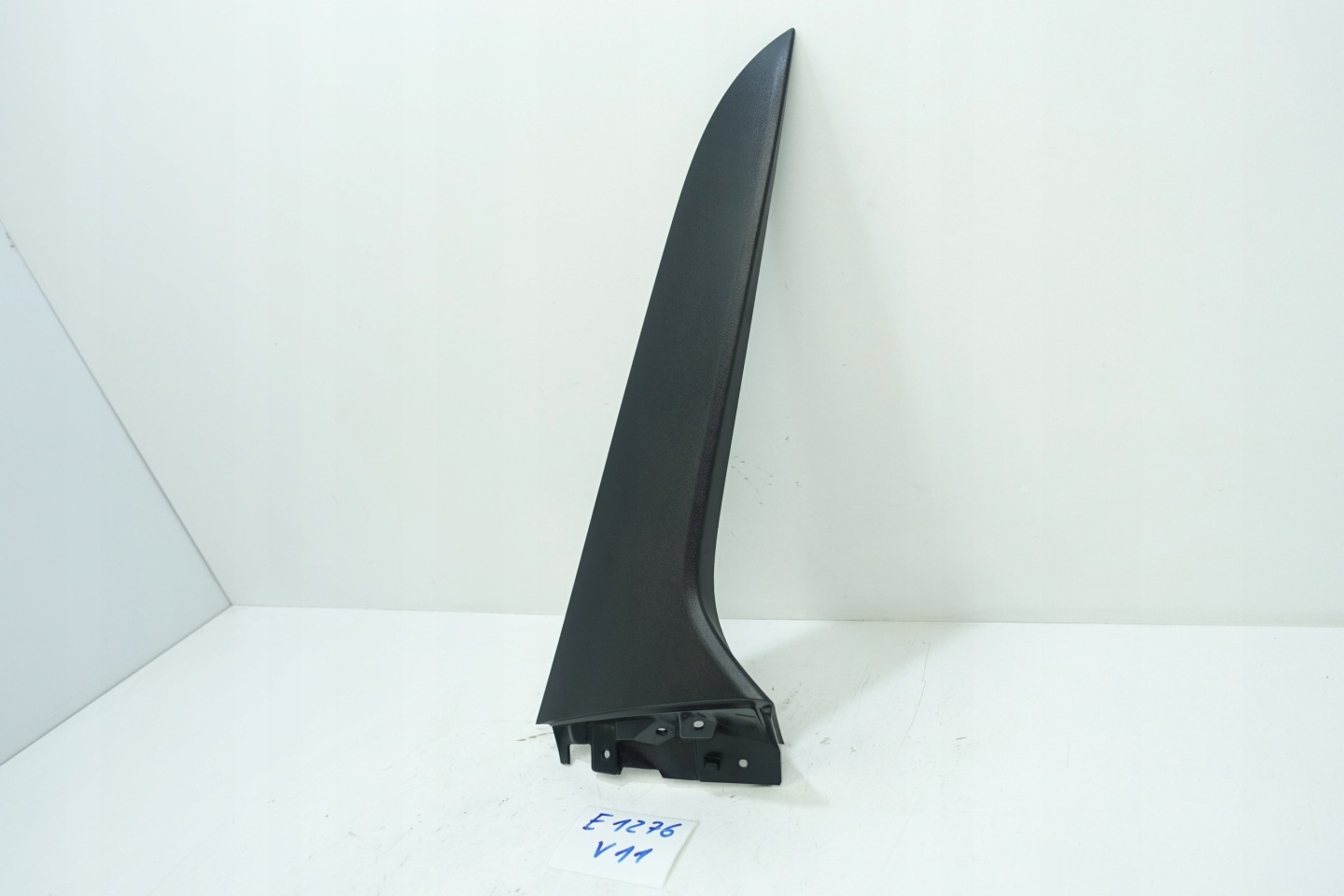 SPOILER bonnet boot right rear part HYUNDAI KONA 23