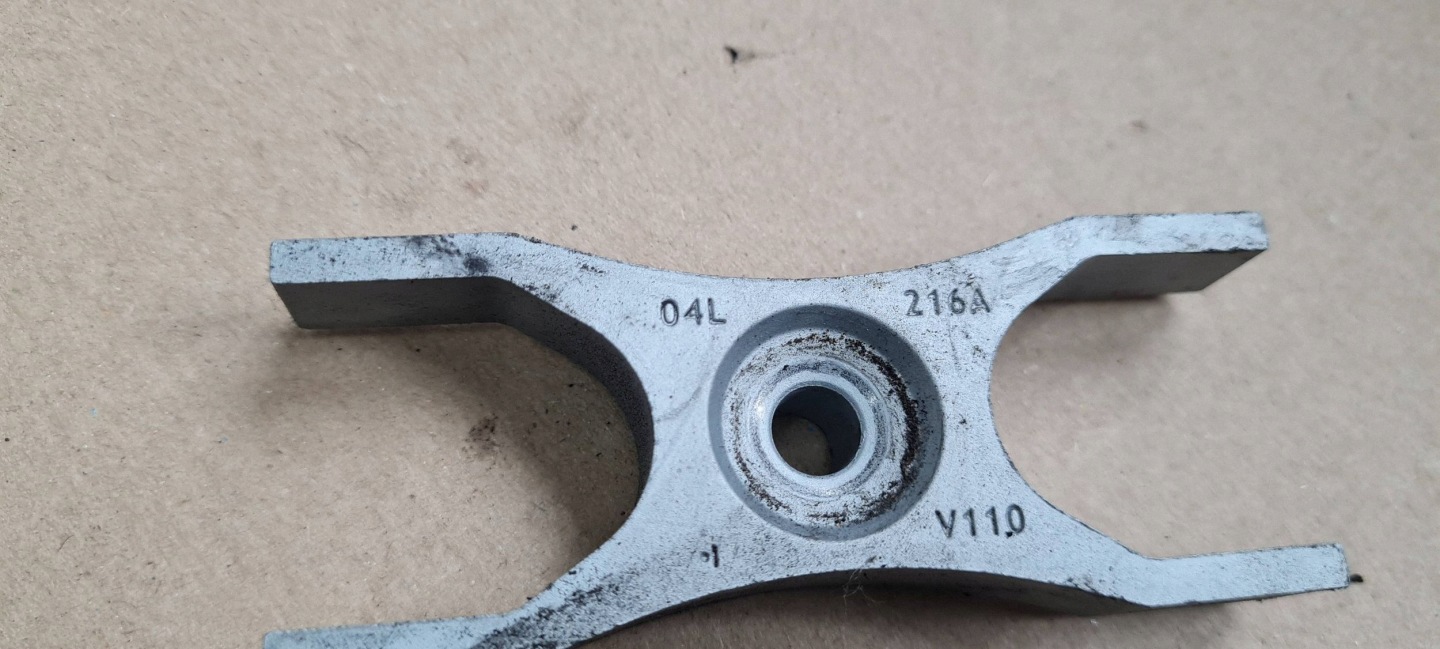 A4 B9 8W Halter Halter Einspritzdüse 2.0 TDI 04L216A A5 8W A6 Q5