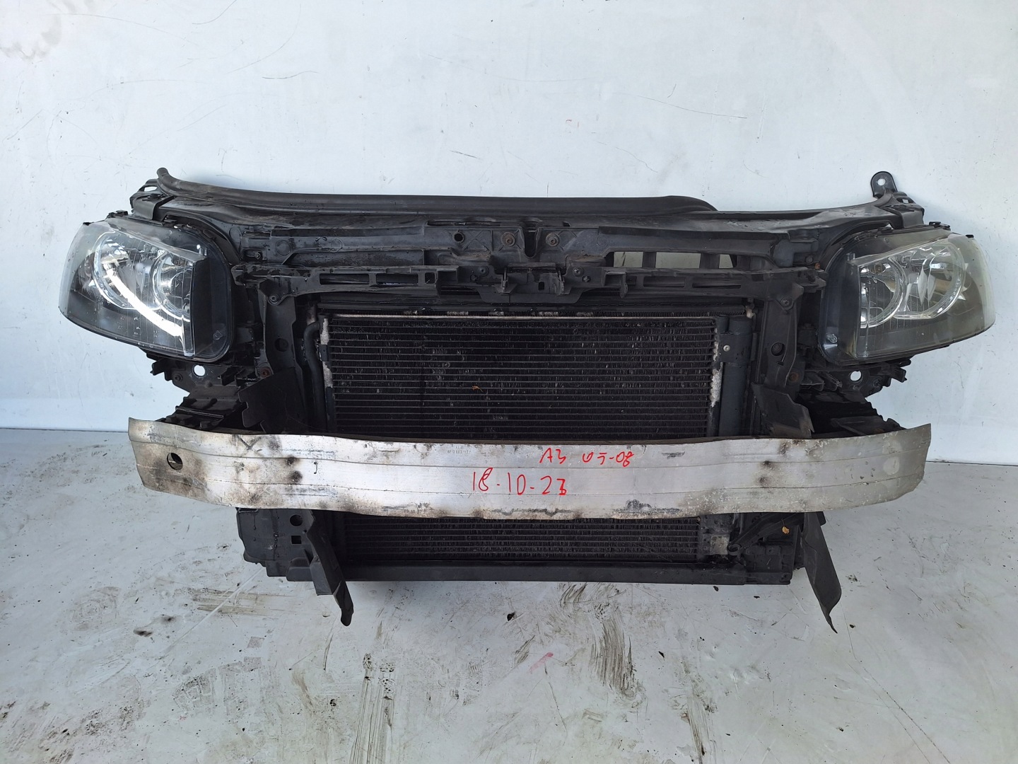 AUDI A3 8P0 05-08 support panel for radiators TDI
