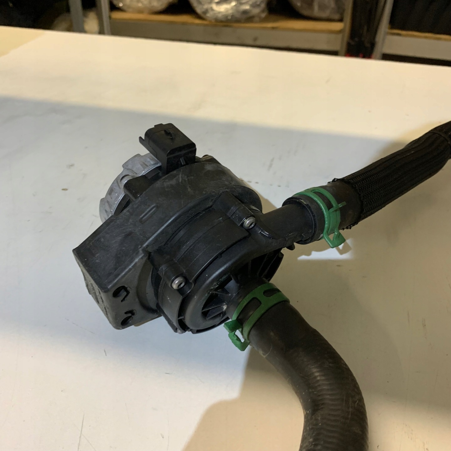RENAULT ZOE II pumpa OBIEGOWA vode 210103928R