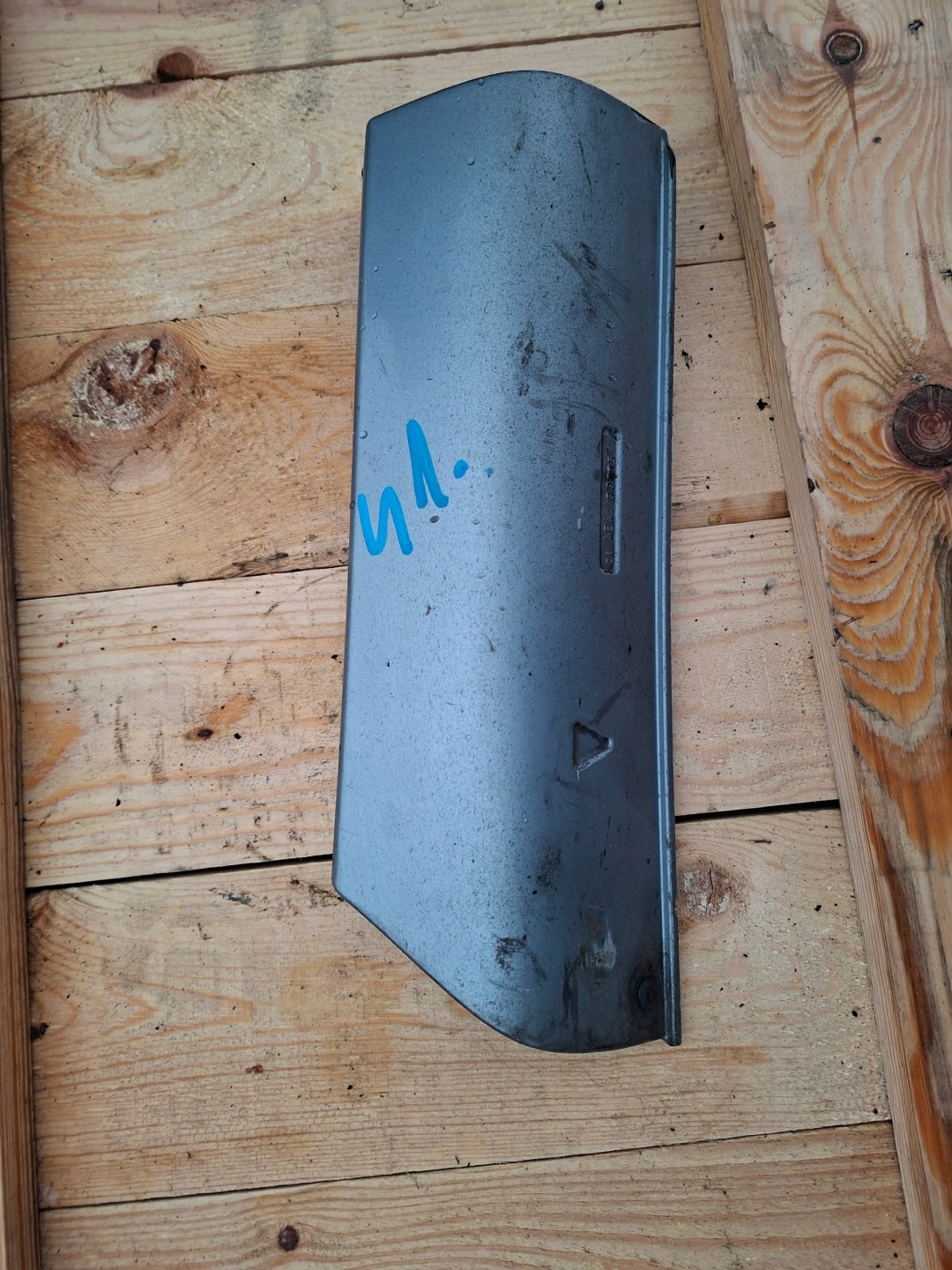 utikač praga Audi A5 8T 8T0800102