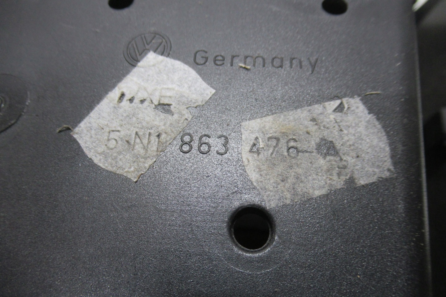 GOLF VI+ 12R Blende Abdeckung TUNEL mitte 5N1863476A