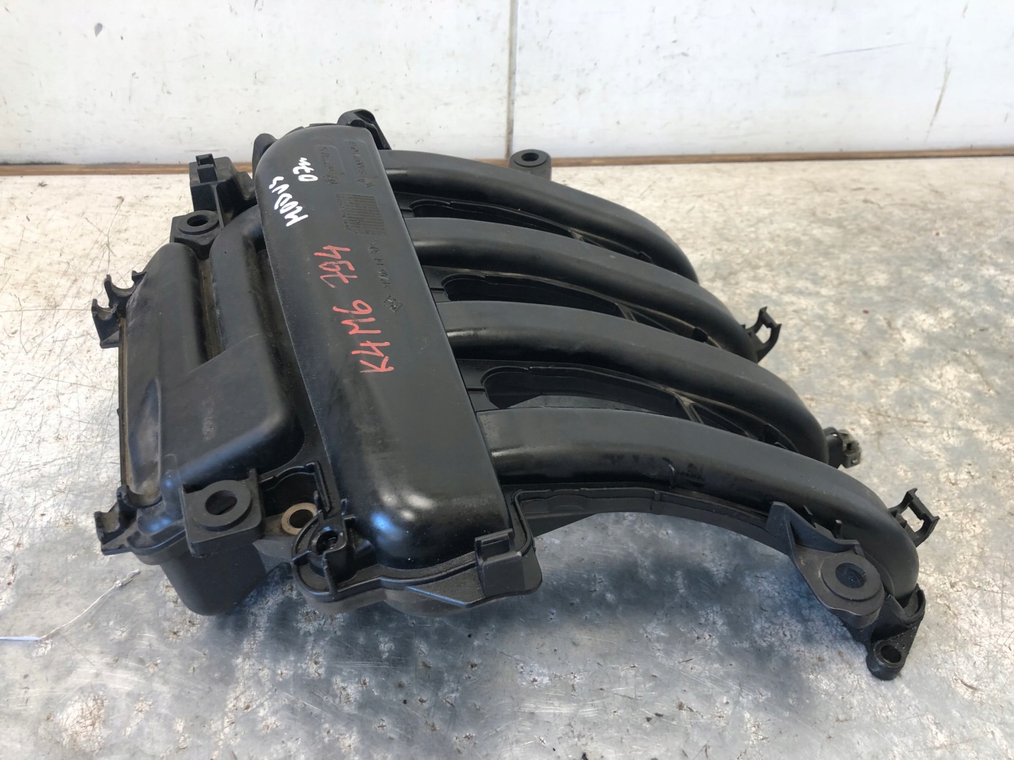 intake manifold RENAULT MODUS 8200275053