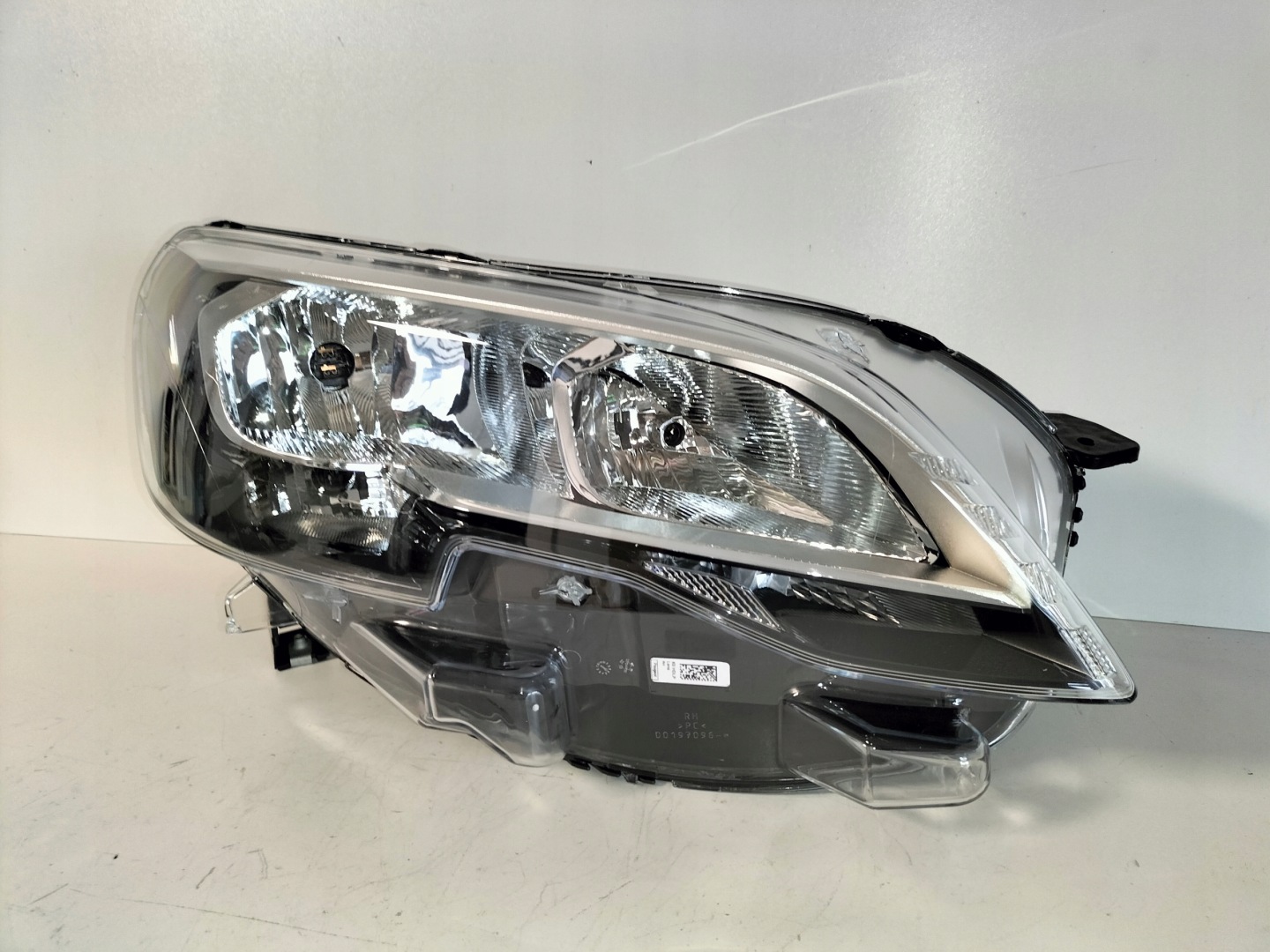 light front reflektor right PEUGEOT EXPERT III 16- TRAVELLER