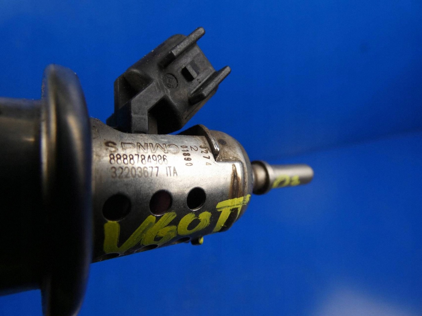 VOLVO V60 II S60 III XC60 XC40 2.0 D3 D4 injector ADBLUE nozzle