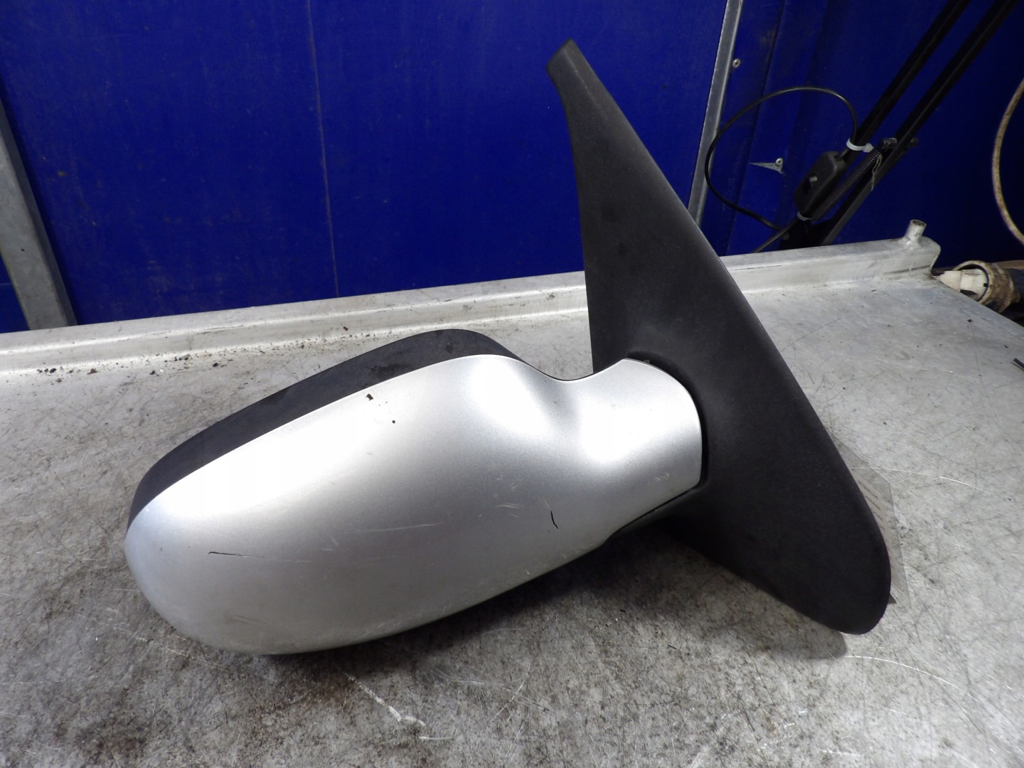 Renault Thalia and mirror right 8200219320