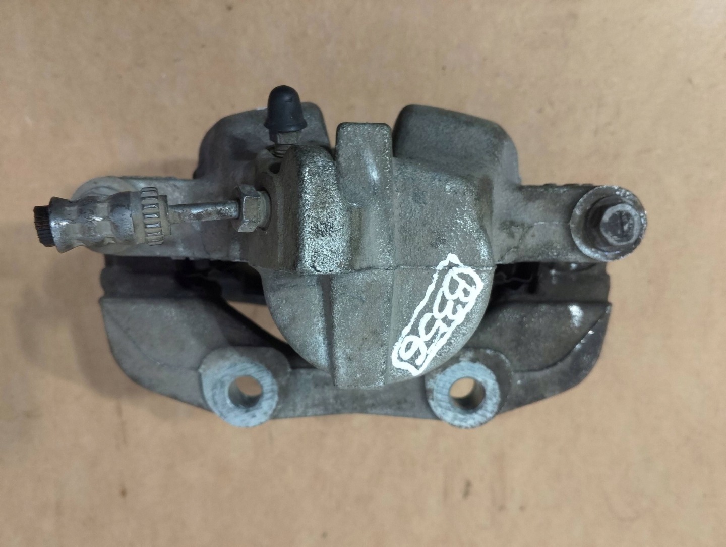 Peugeot 208 II caliper brake front left L94144 (B356)