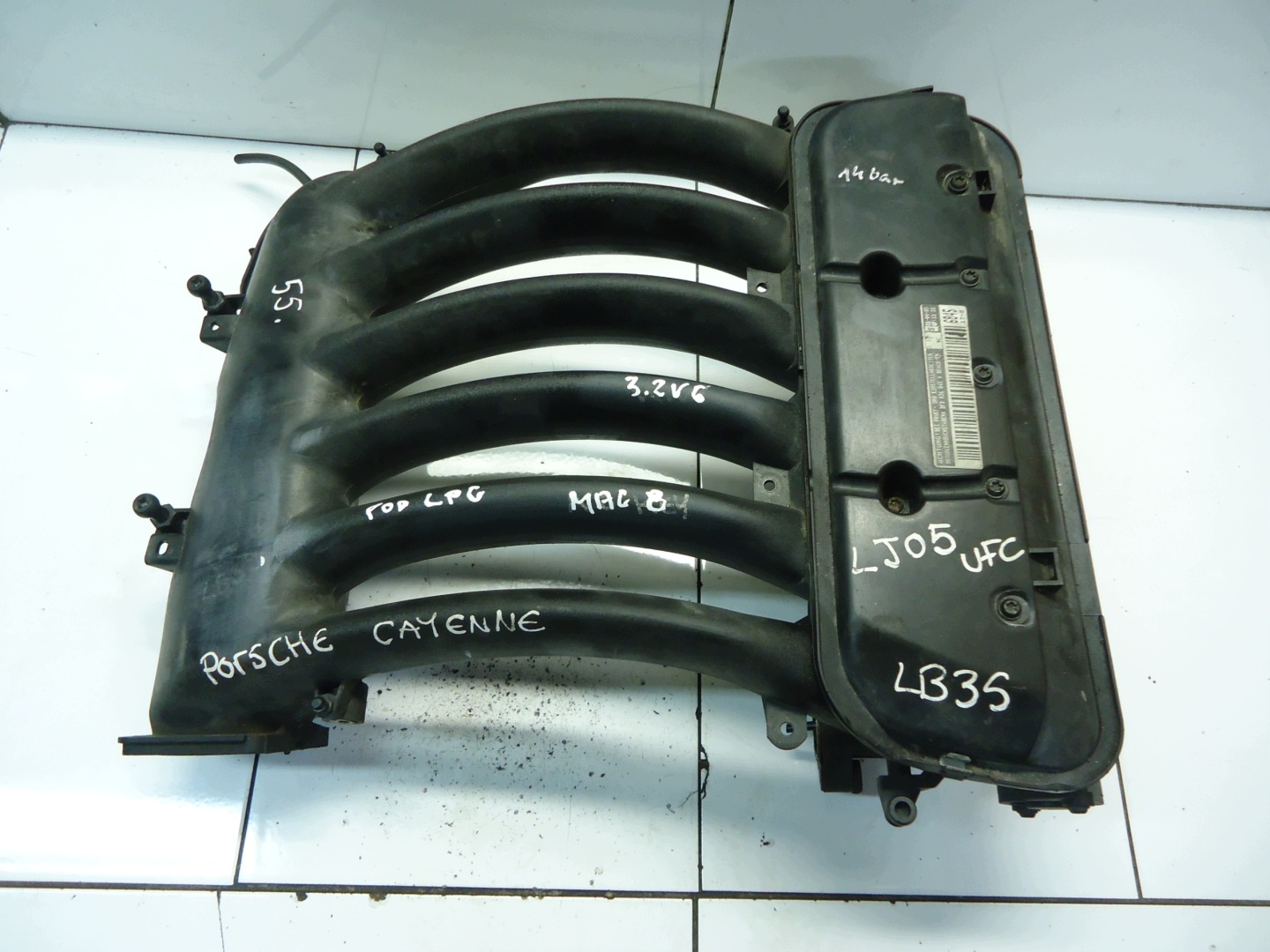 PORSCHE CAYENNE 3.2 V6 BFD intake manifold 022133185AA