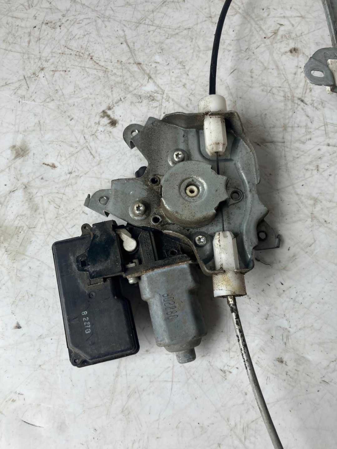 window regulator left rear part KOLEOS 82750JY00A