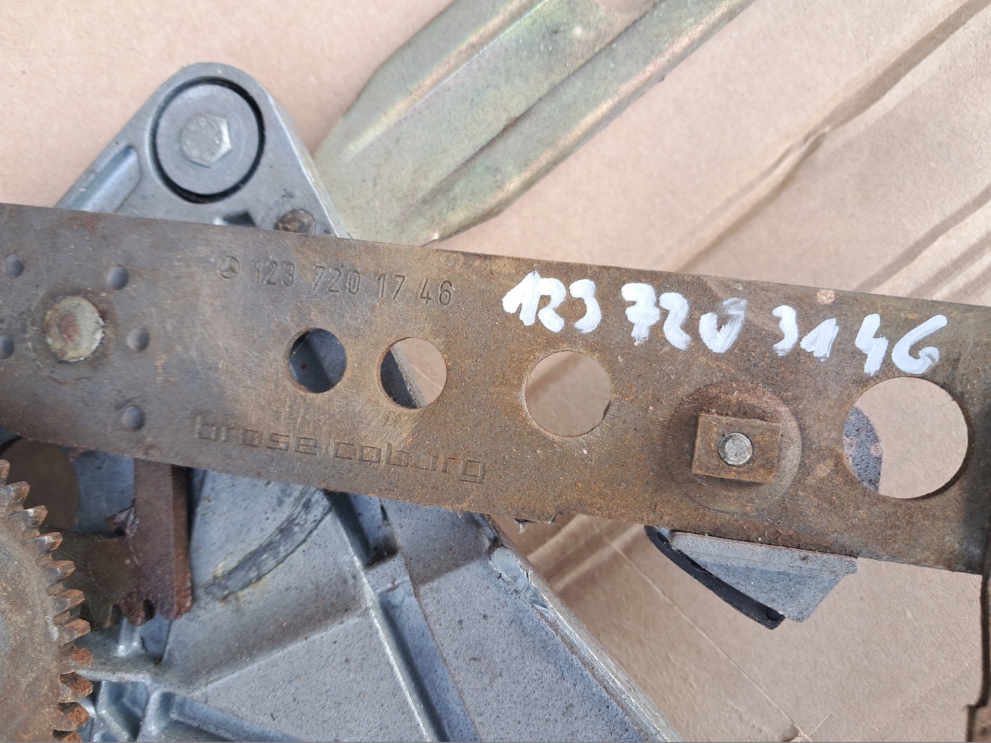 mechanism windows left front MERCEDES W123 COUPE 1237203146
