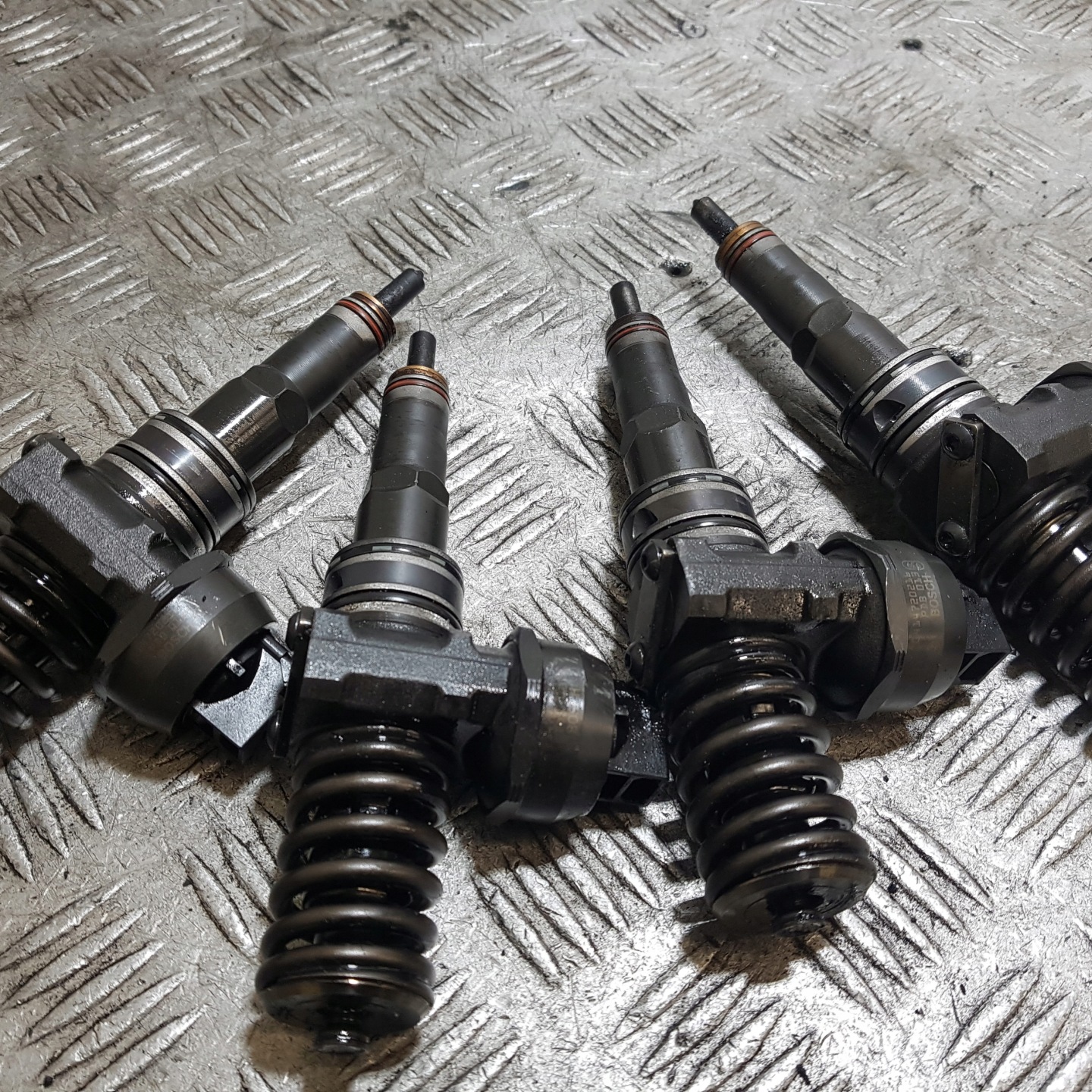POMPOWTRYSKIWACZE KOMPLET AUDI A4 B6 0414720216