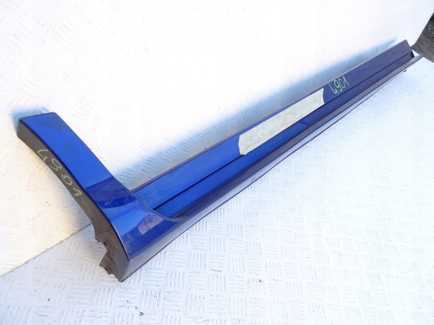Ford Kuga MK2 Titanium ST moulding threshold right