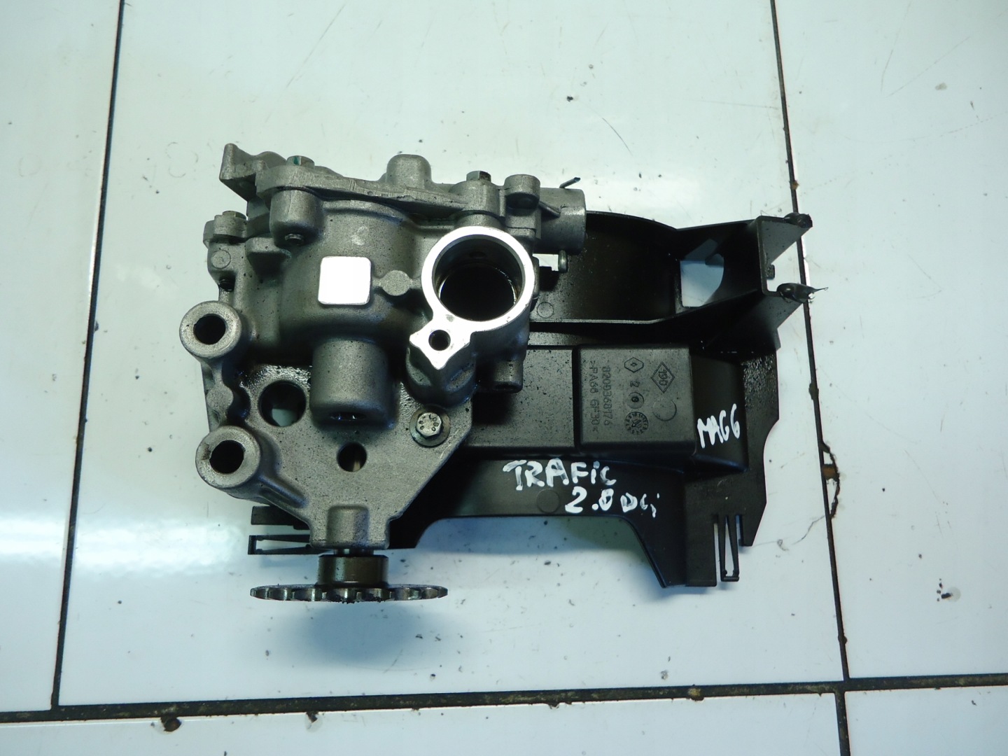 RENAULT TRAFIC 2.0DCI M9R Ölpumpe 8200368176