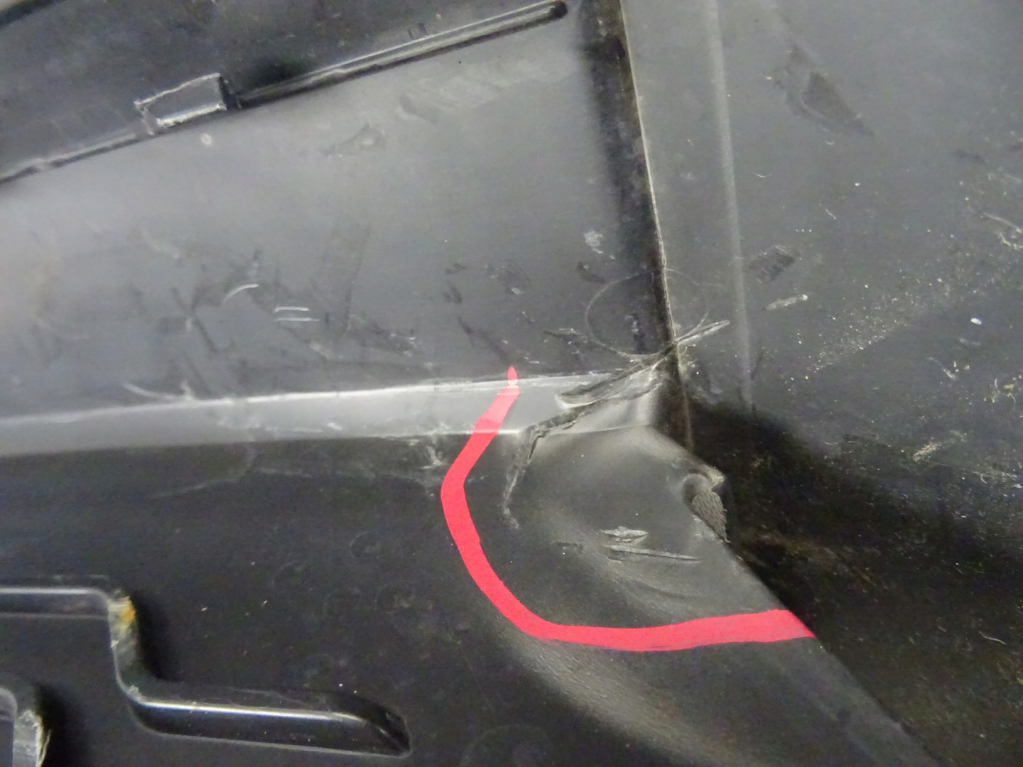 mřížka nárazníku přední předek levá VW CRAFTER II 7C0853665B