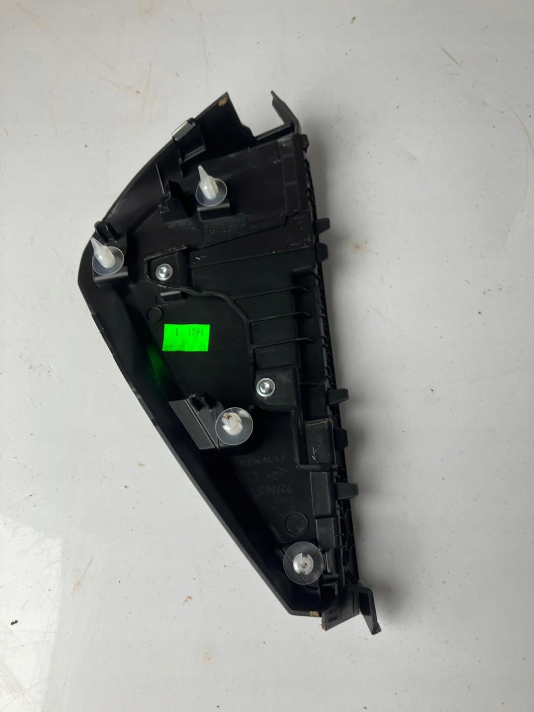 spoiler consoles left RENAULT MEGANE V E-TECH 689212613R