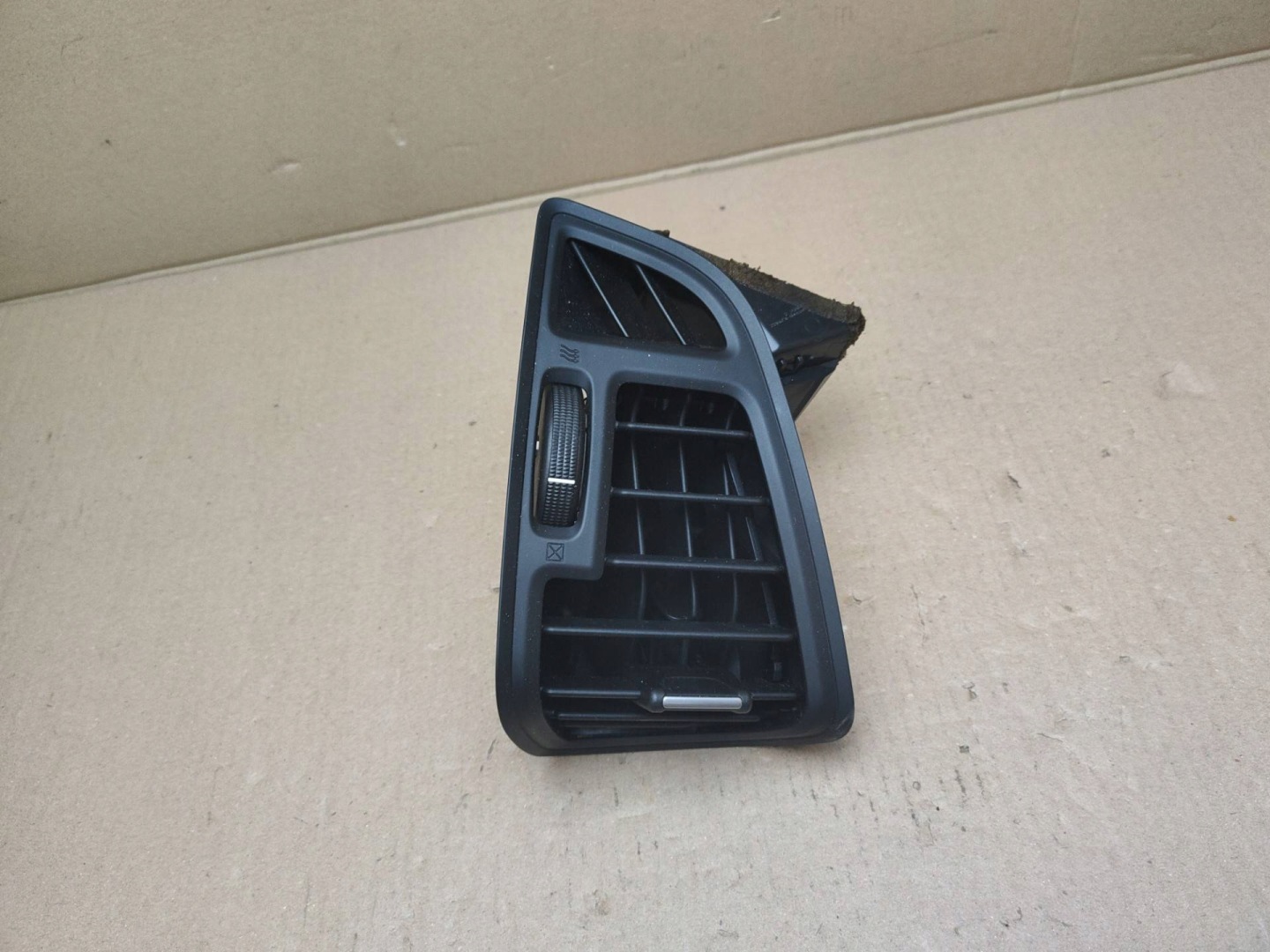grid air conditioning devices left side upper Ford Escape 3 C520 facelift 2017