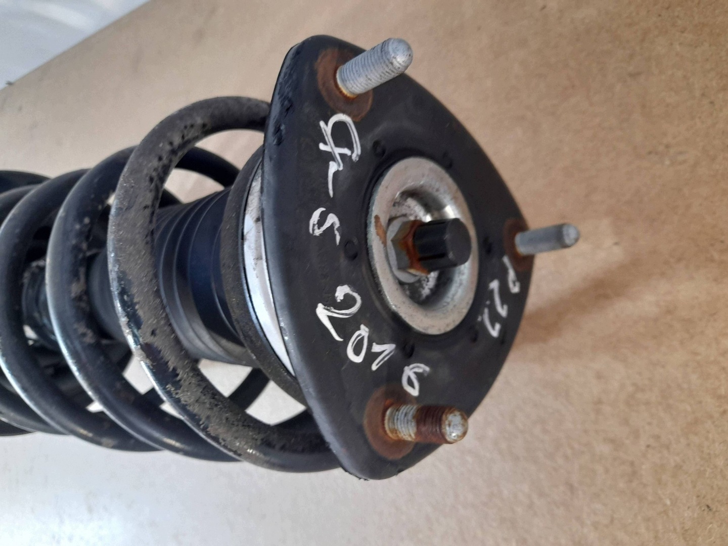 Mazda CX-5 and 2,2D shock absorber front right (F011)