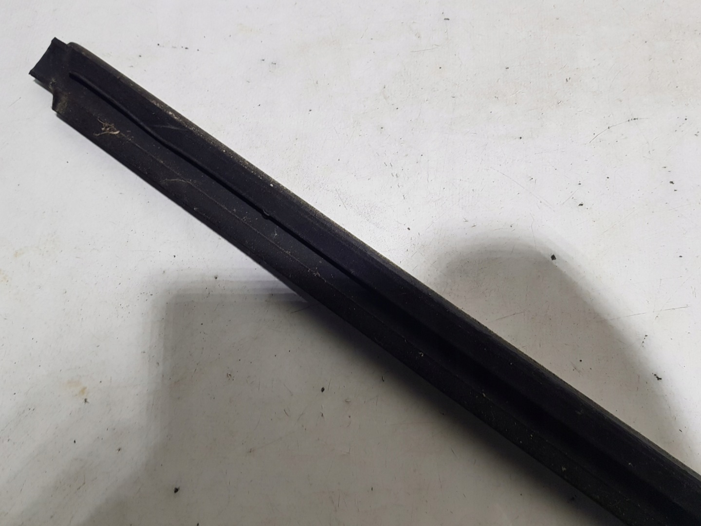 moulding door left front dust CHROM MERCEDES W251