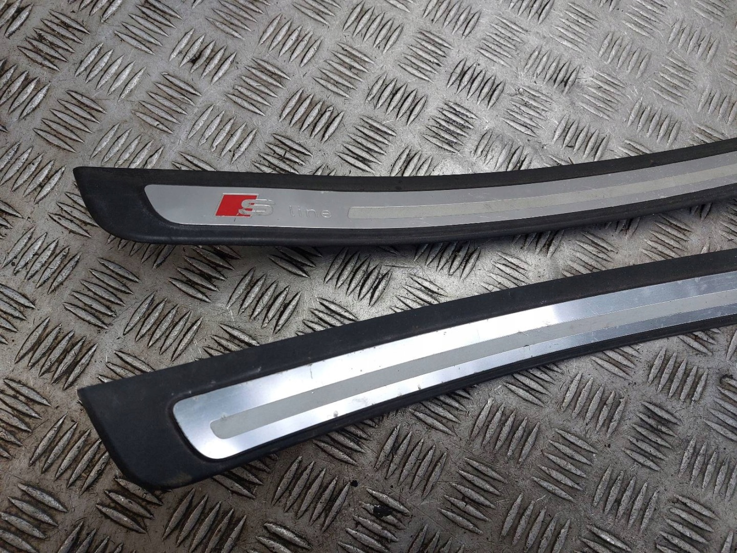moulding threshold left + right AUDI A5 8T S LINE8T0853374 8T0853373