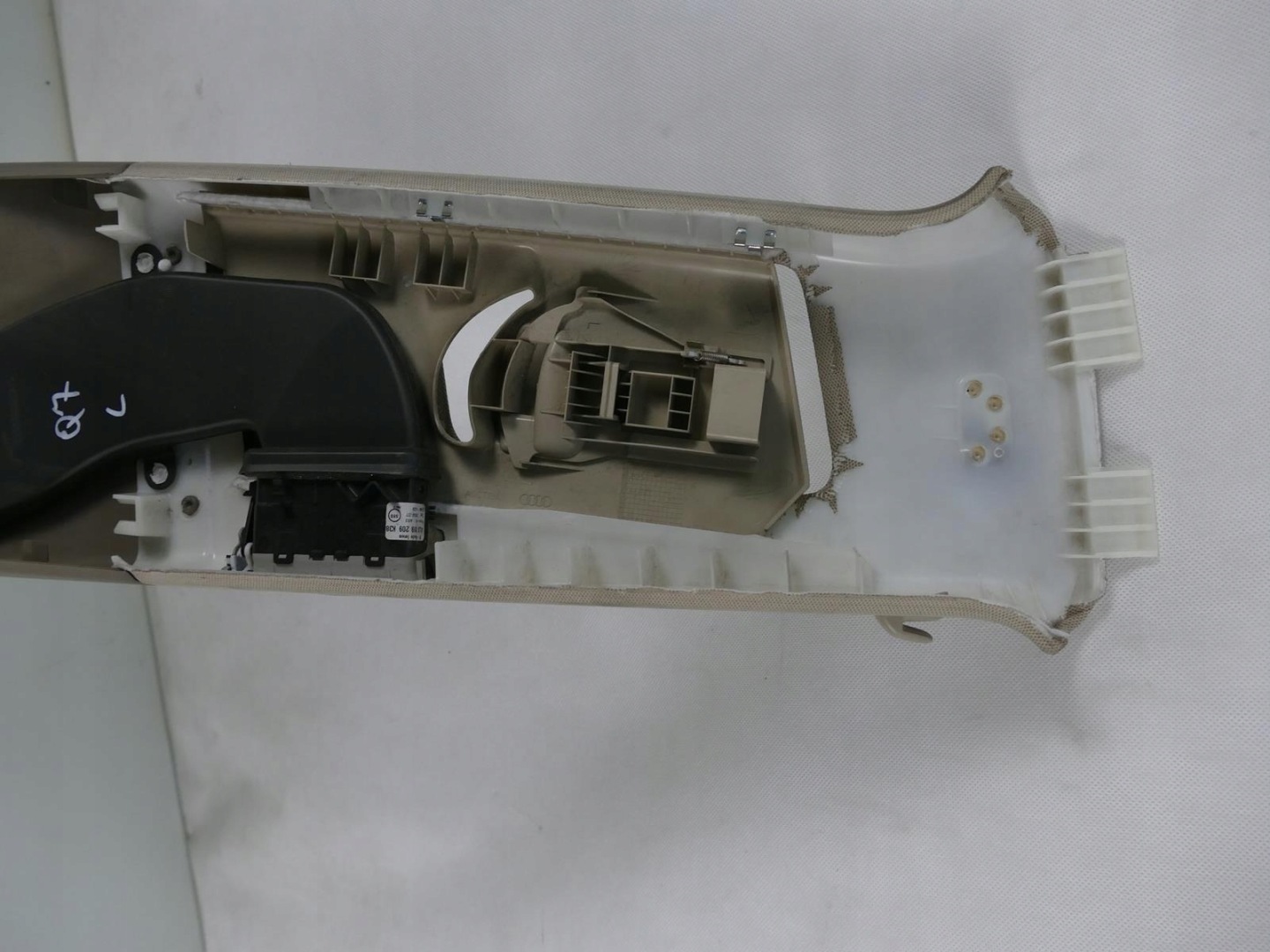 AUDI Q7 4L side SLUPKA B left TUNEL air cover left