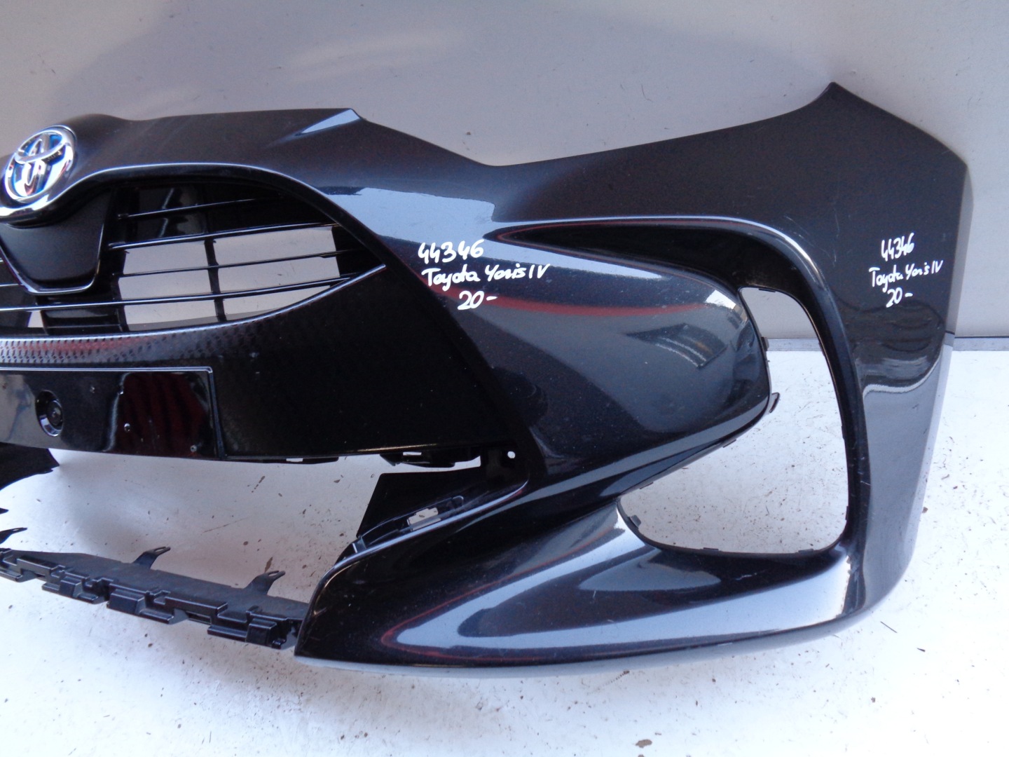 front bumper TOYOTA YARIS IV 20- NR 44346