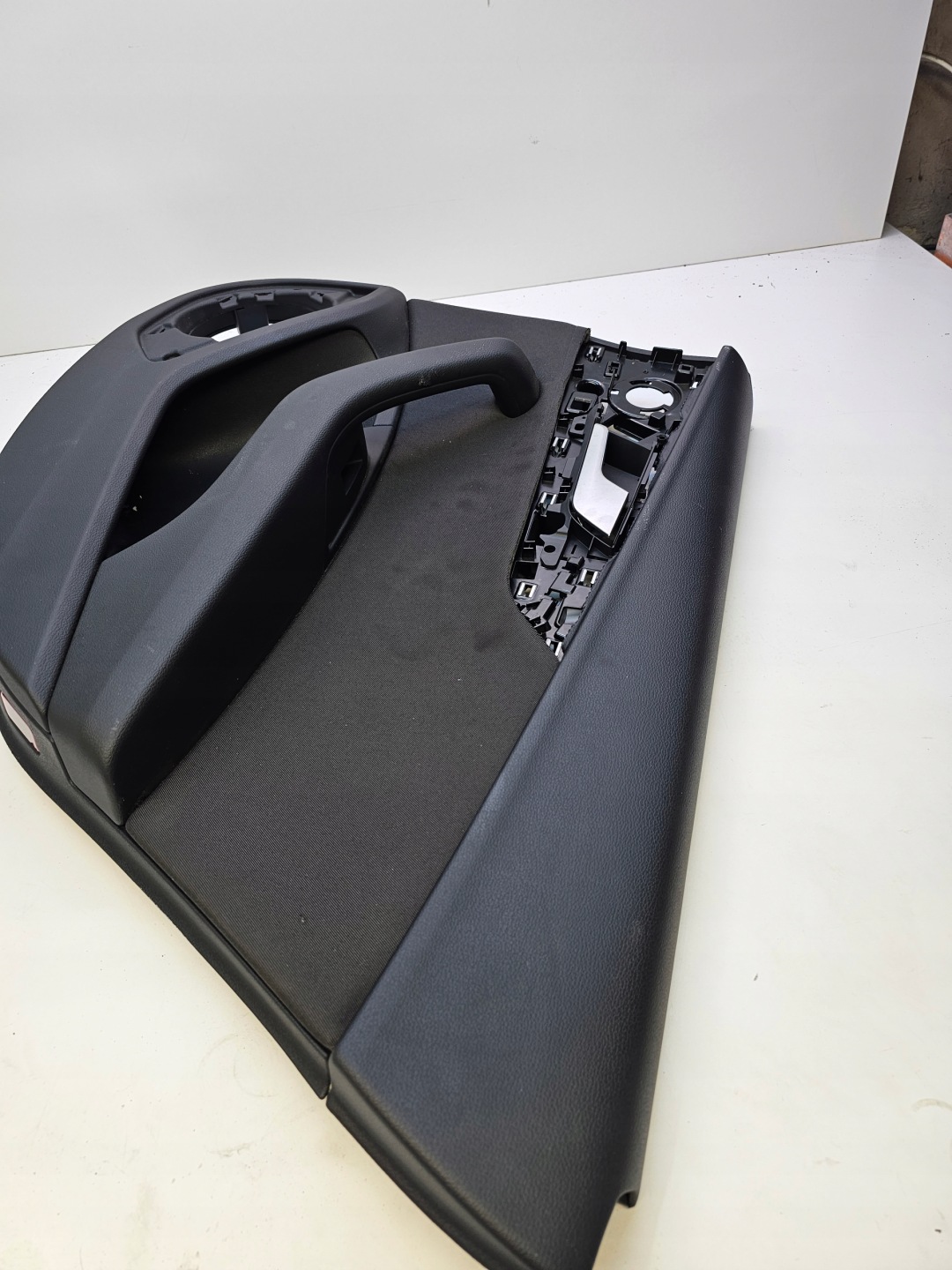 side door right rear part AUDI A4 B9 8W0867318