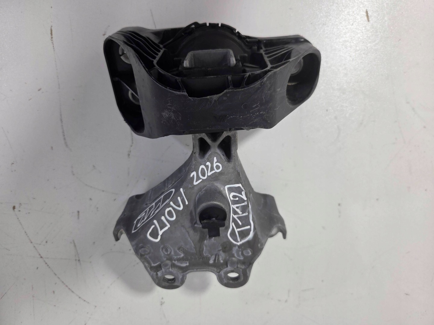 Renault Clio VI Dacia Duster 2026r engine mount 112862424R (T113)