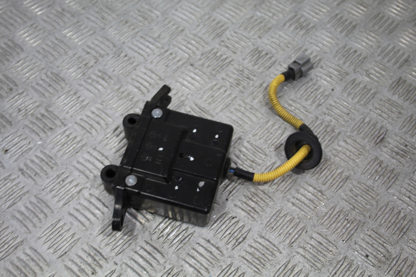 NABOJ PIROTECHNICZNY left KIA SORENTO II 2 LIFT