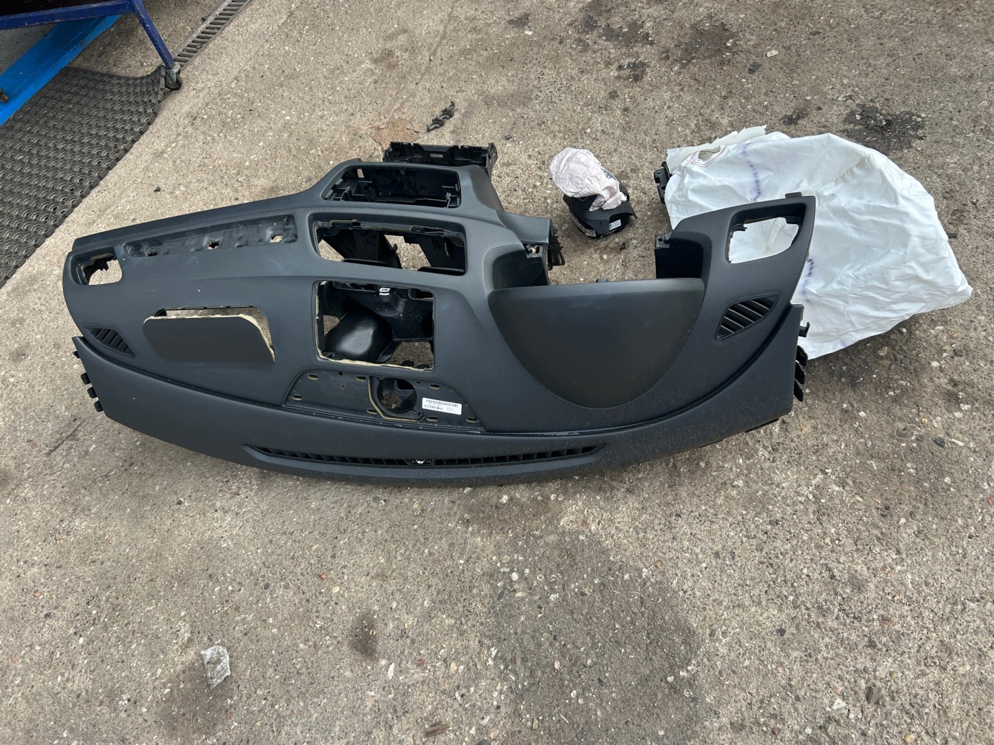 AUDI Q3 8U console dashboard instrument panel AIR BAG WYSTRZELONA