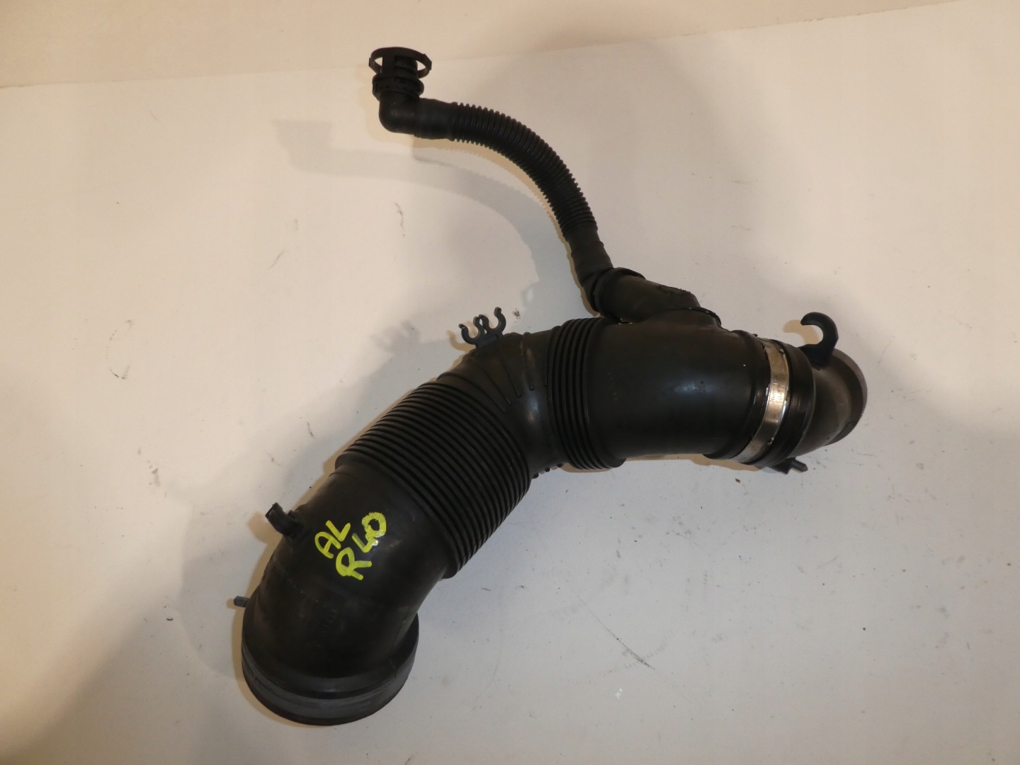 VW AUDI SEAT pipe air 2.0TDI 3C0129654P