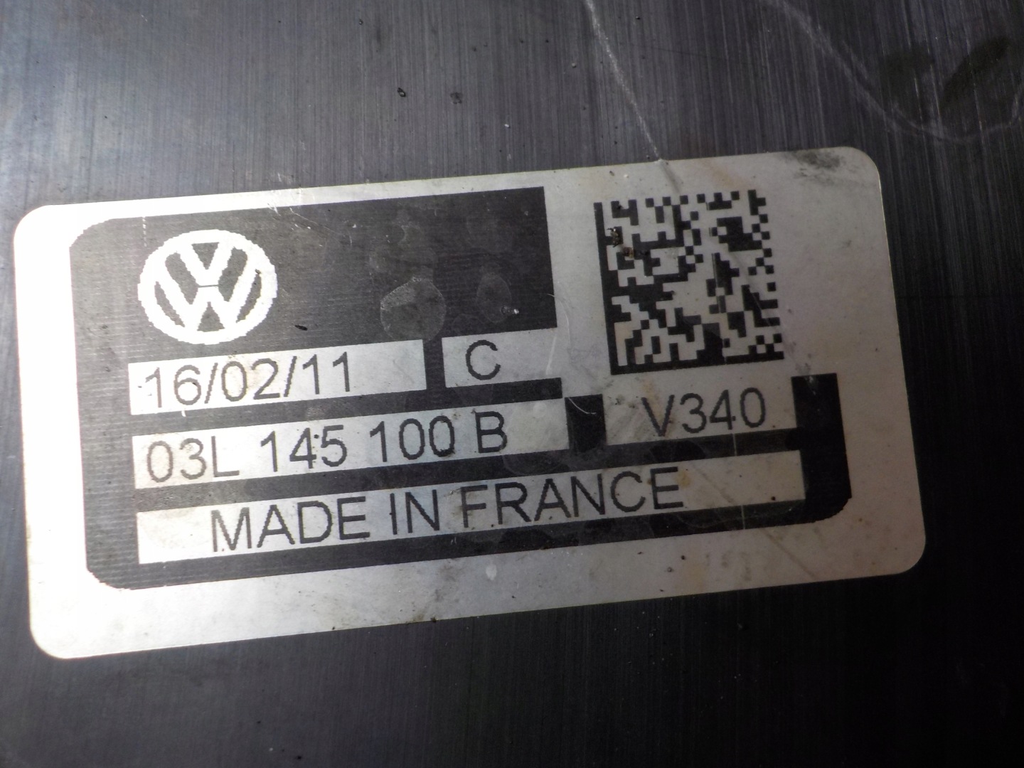 VW GOLF V 1.6 TDI pump VACUM 03L145100B